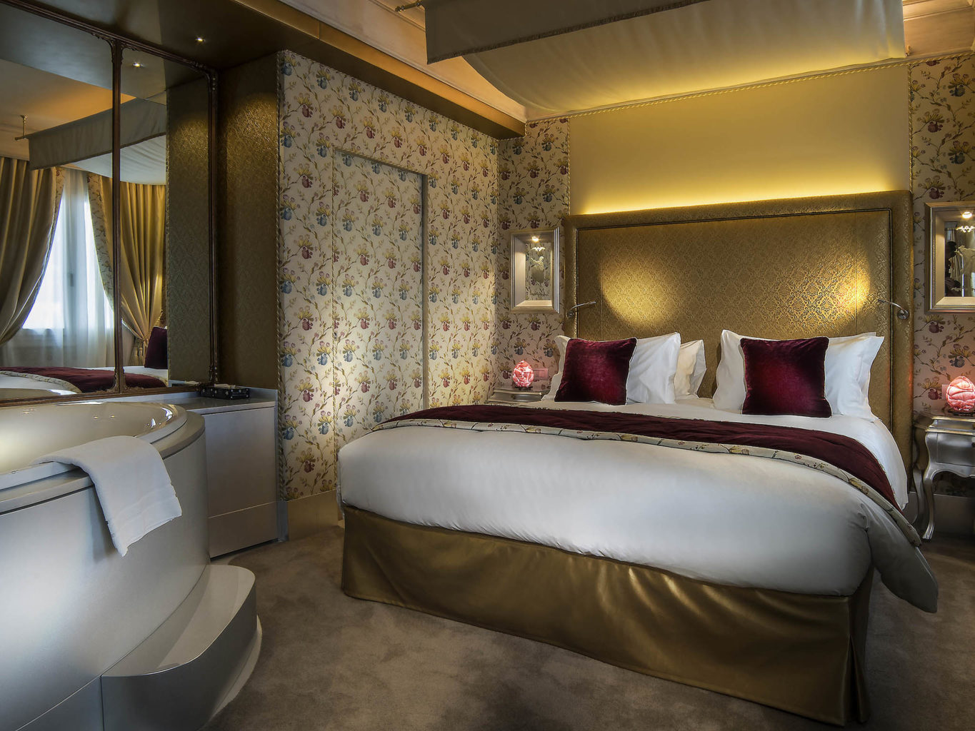 Room interior at the Hotel Papadopoli Venice.